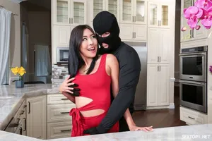 Vợ của con trai lén thẩm du bên cạnh bố Anh xã có cái ấy to hơn Ông chồng và cái kết