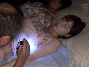 Em nhân viên quán cơm 18 tuổi nghỉ việc sang đóng jav còn ngại ngùng trước máy quay